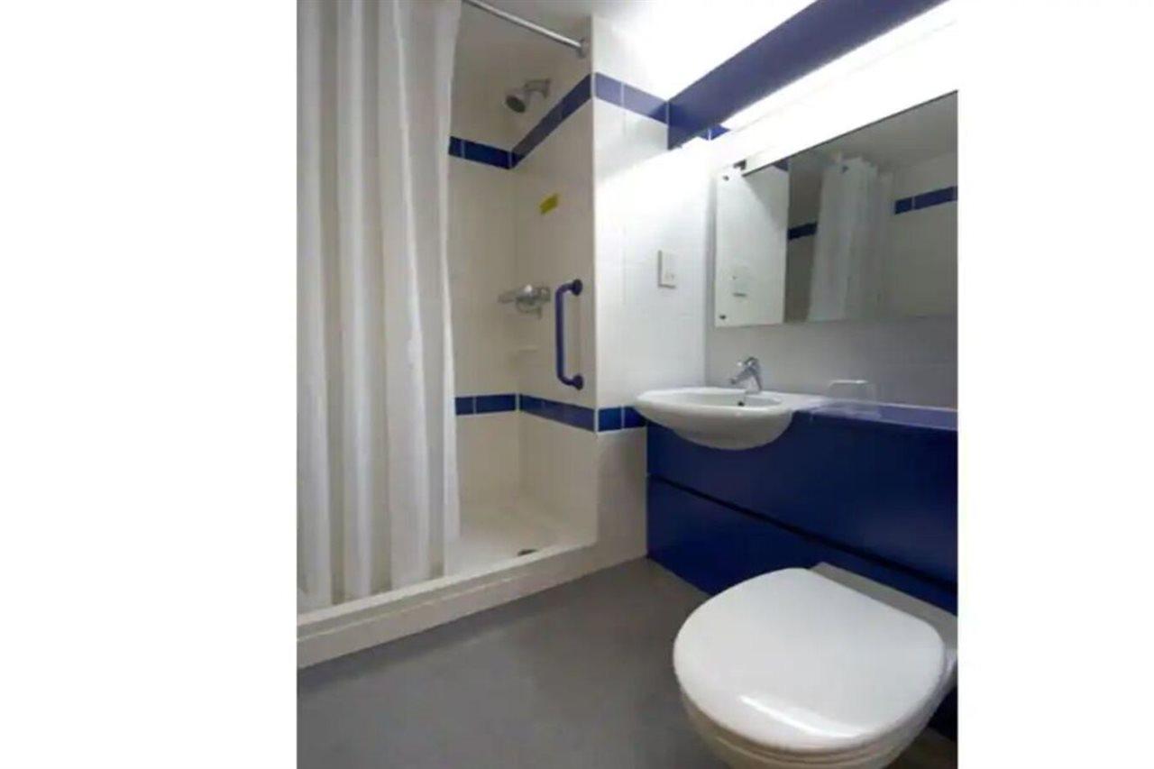 Travelodge Newbury Tot Hill Highclere Екстериор снимка
