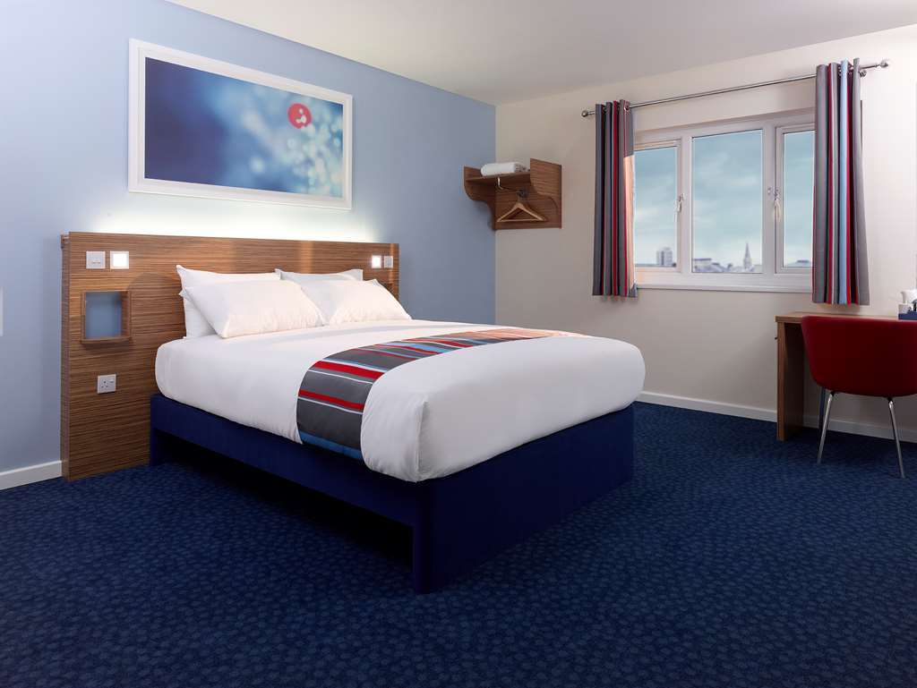 Travelodge Newbury Tot Hill Highclere Стая снимка
