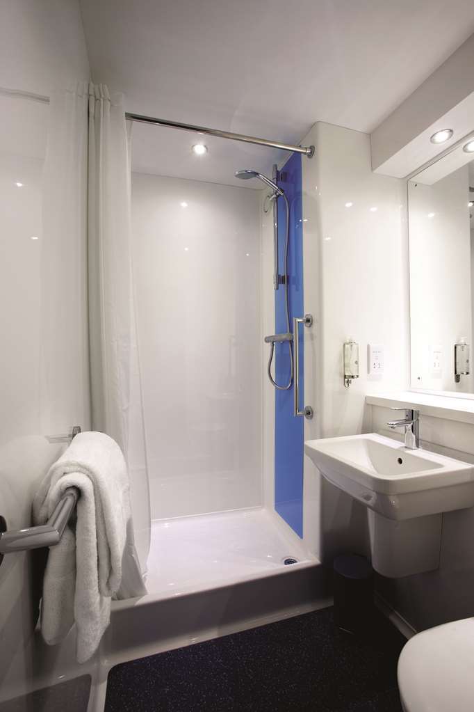 Travelodge Newbury Tot Hill Highclere Стая снимка