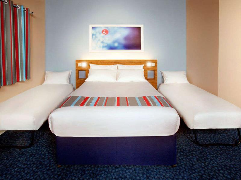 Travelodge Newbury Tot Hill Highclere Екстериор снимка