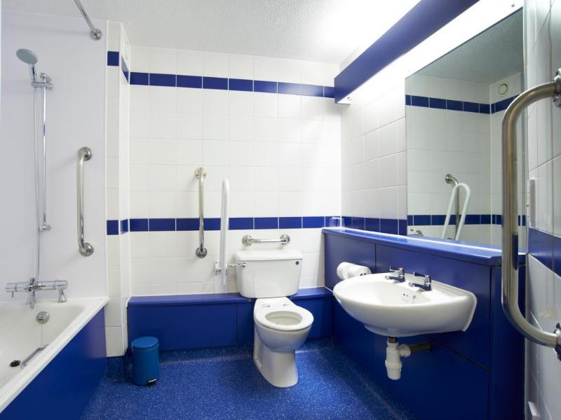 Travelodge Newbury Tot Hill Highclere Екстериор снимка