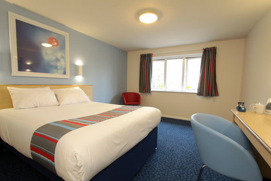 Travelodge Newbury Tot Hill Highclere Стая снимка