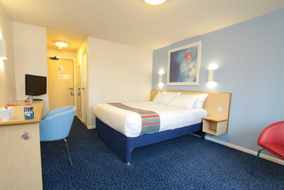 Travelodge Newbury Tot Hill Highclere Стая снимка