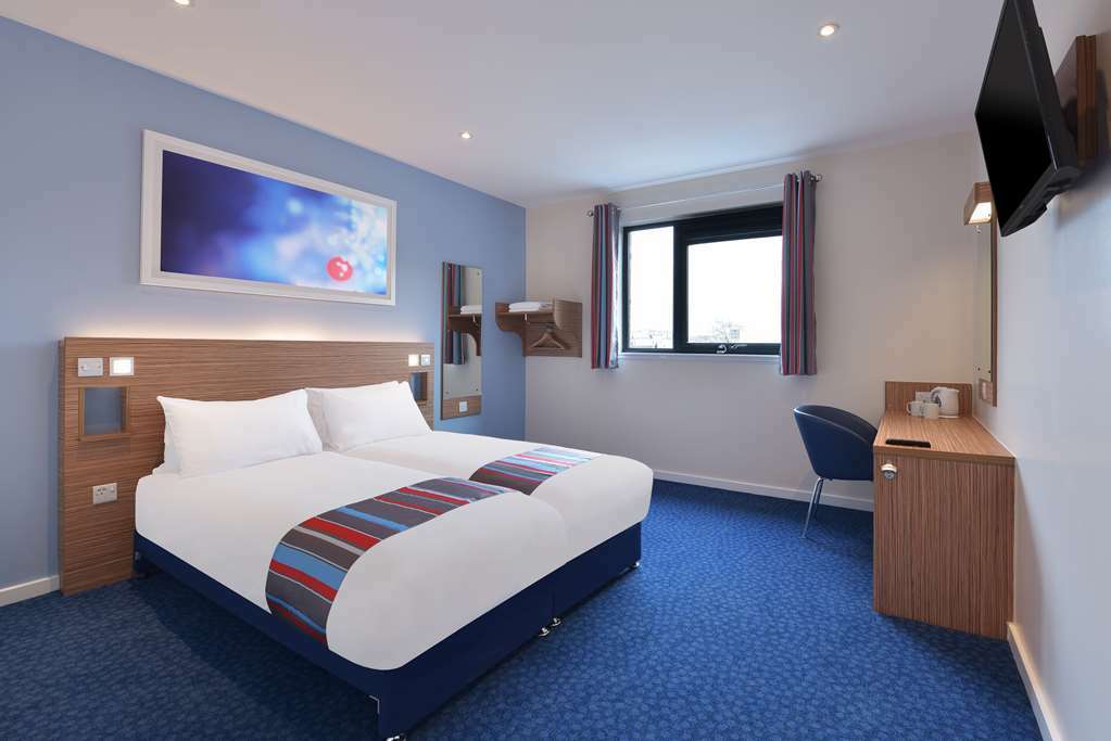 Travelodge Newbury Tot Hill Highclere Стая снимка